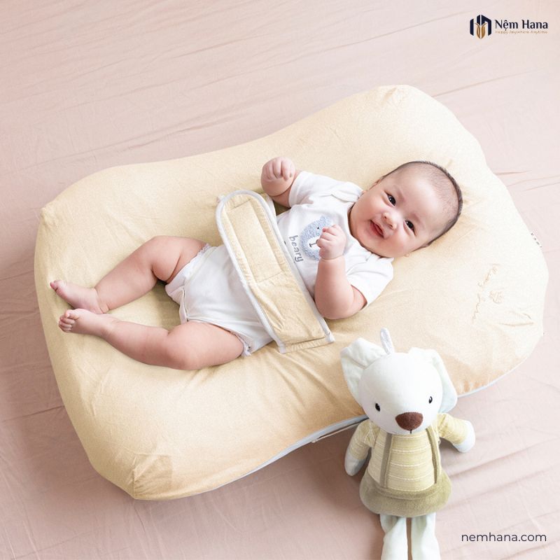 Gối chống trào ngược bé sơ sinh