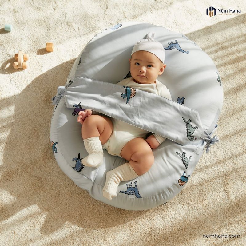 Gối chống trào ngược cho em bé